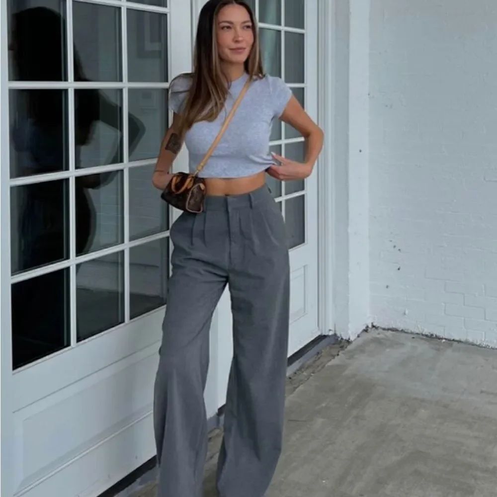 Gray t shirt